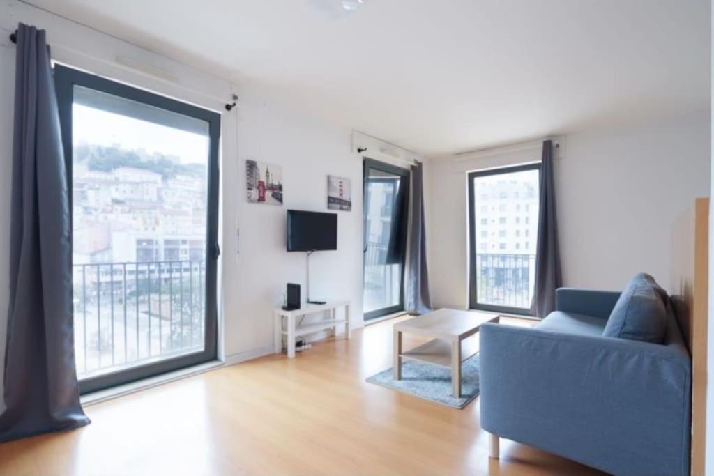Appartamento Elevator Flat And Parking Spaces Lisbona Esterno foto